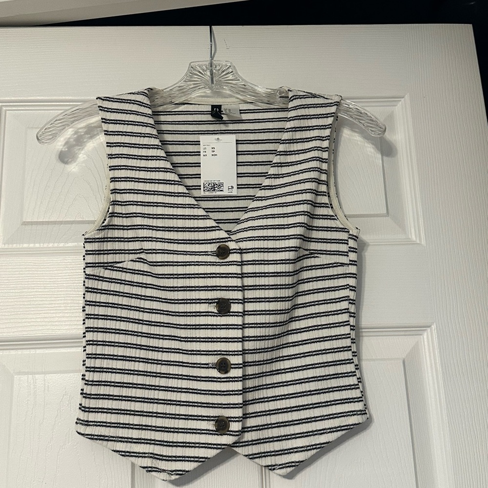 H&M Black and Cream Striped Vest - Picture 5 of 6